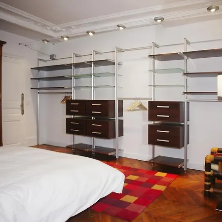 Victor Masse - 6 Adults Apartment Paris