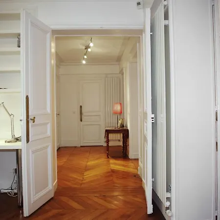 Victor Masse - 6 Adults Apartment Paris