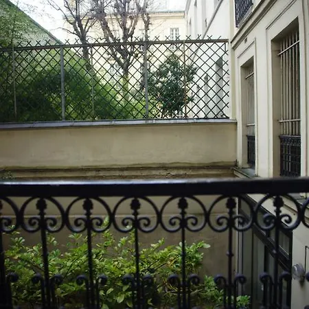 Victor Masse - 6 Adults Apartment Paris